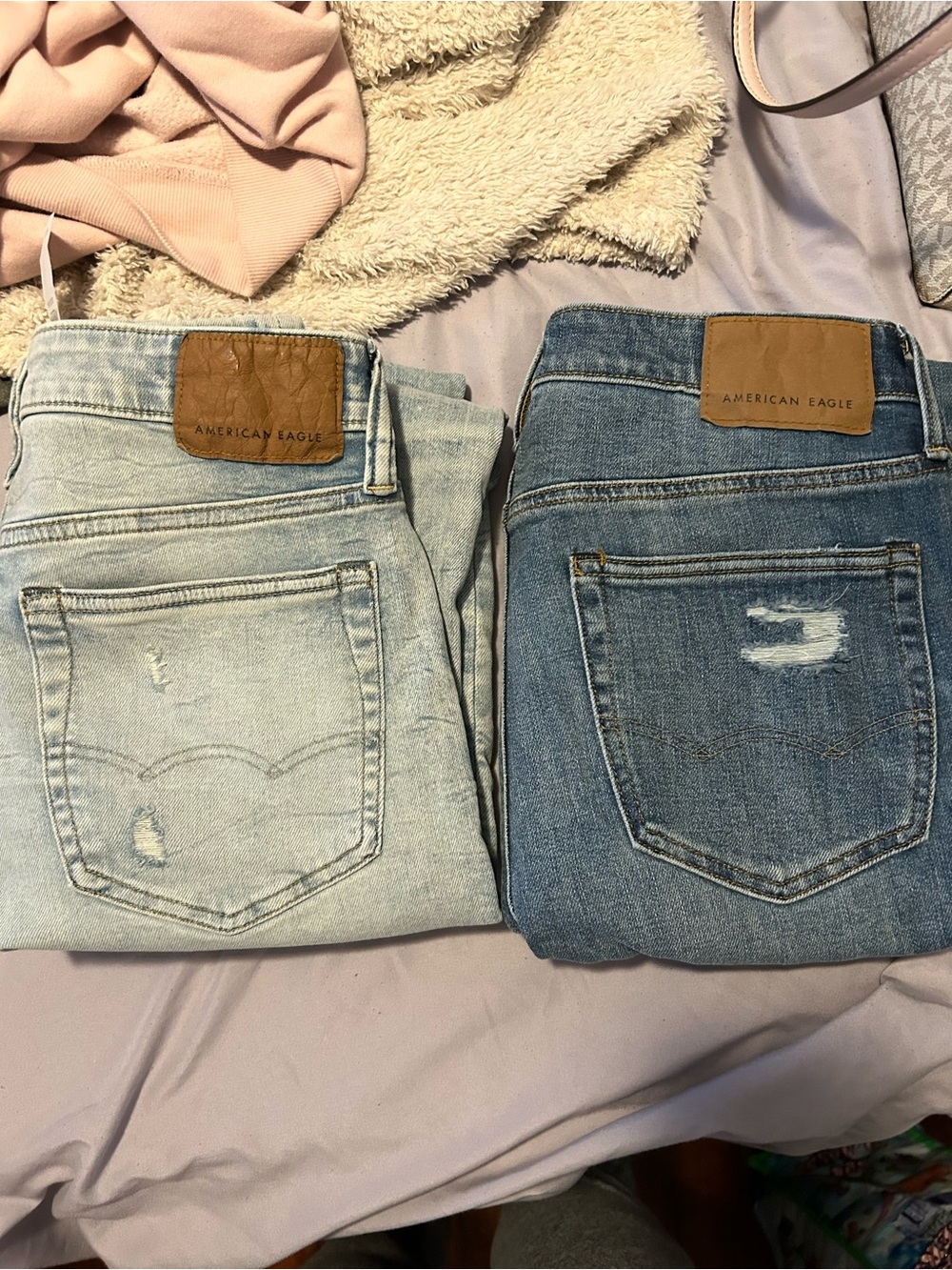 American Eagle Outfitters Light Wash & Medium Wash Men’s jeans 32x34
